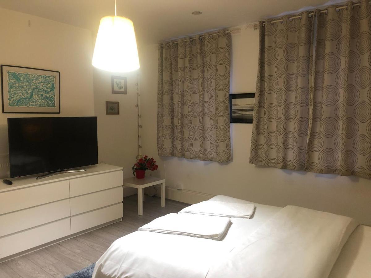 Готель Oyo 94 Bricklane Studio Flats Лондон Екстер'єр фото